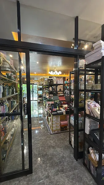 Abadi Souvenir Store (Pusat)