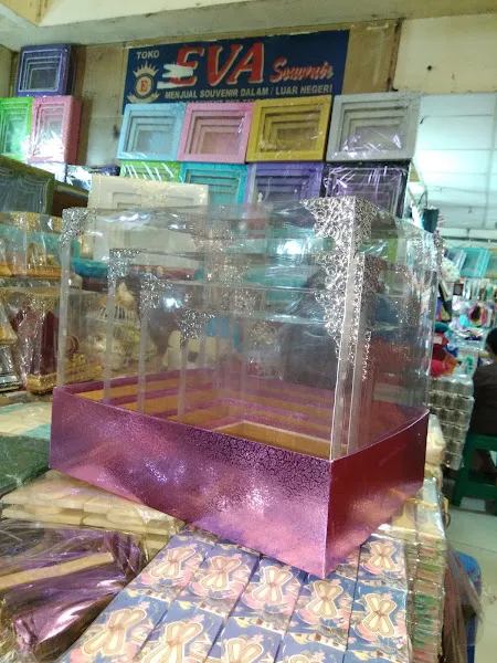 Eva Souvenir