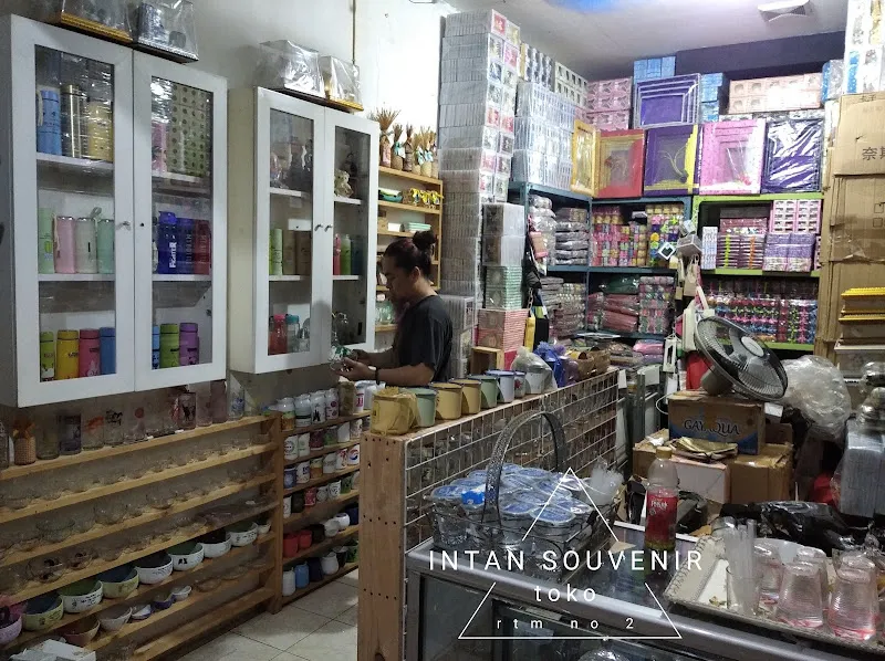INTAN SOUVENIR