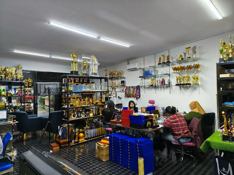 Jakarta Souvenir Pusat Plakat, Trophy dan Medali